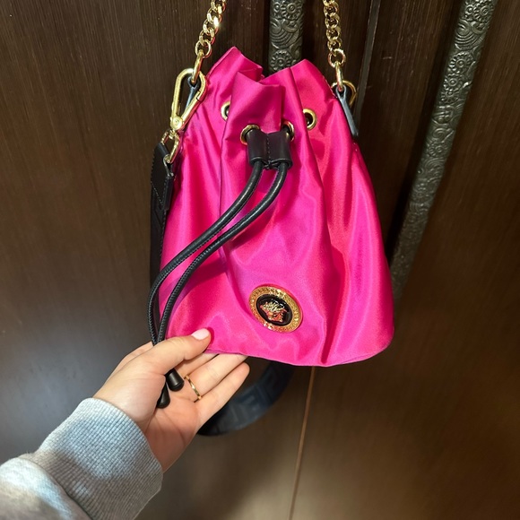 Authentic and new Versace Nylon bucket bag. - Picture 3 of 7